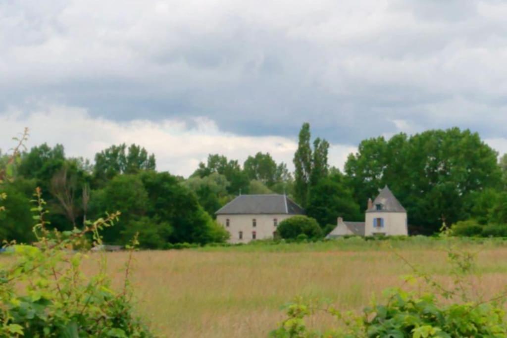 Tour De Bablou - Insolite Allouis Exteriör bild